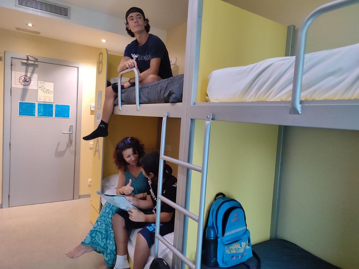 Twentytu Hostel ברצלונה מראה חיצוני תמונה